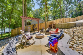 Lakefront Fair Play Vacation Rental, Pets Welcome!